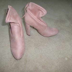 FOREVER 21 light pink faux suede ankle boots